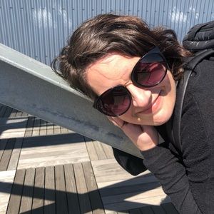 Meet your Posher, Danielle